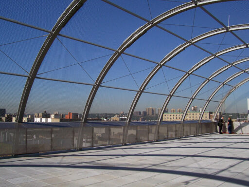New-York-PS210-cable-mesh-rooftop-enclosure-carl-stahl-decorcable Twenty-First Century Academy for Community Leadership, PSIS210, New York