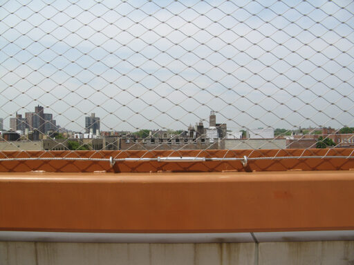 New-York-Public-School-292-Rooftop-Enclosure-Cable-Mesh-Carl-Stahl6 J.H.S. 292 Margaret S. Douglas School - Rooftop Enclosure - Carl Stahl DecorCable