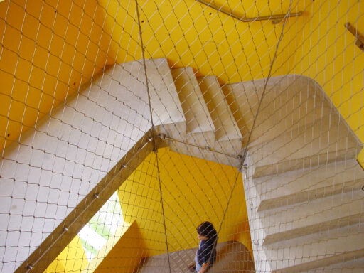 Stair Safety Cable Mesh from Carl Stahl DecorCable stainless-steel-cable-mesh-for-stair-safety-carl-stahl-decorcable