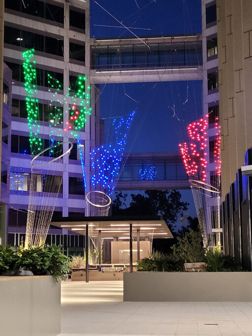 Cupertino City Center - X-TEND® cable mesh trellis. cupertino-city-center-cable-mesh-carl-stahl-2