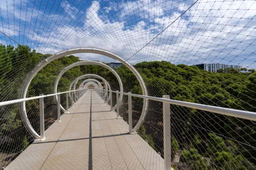 flinders-bridge-cable-mesh-carl-stahl-photo-harry-fisher-down-under-sail flinders-bridge-cable-mesh-carl-stahl-photo-harry-fisher-down-under-sail