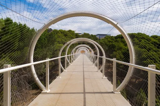 flinders-bridge-cable-mesh-carl-stahl-photo-harry-fisher-down-under-sail flinders-bridge-cable-mesh-carl-stahl-photo-harry-fisher-down-under-sail