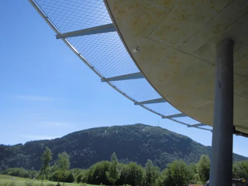 Norwegen-Forde-helipad-safety-cable-mesh-carl-stahl Norwegen-Forde-helipad-safety-cable-mesh-carl-stahl