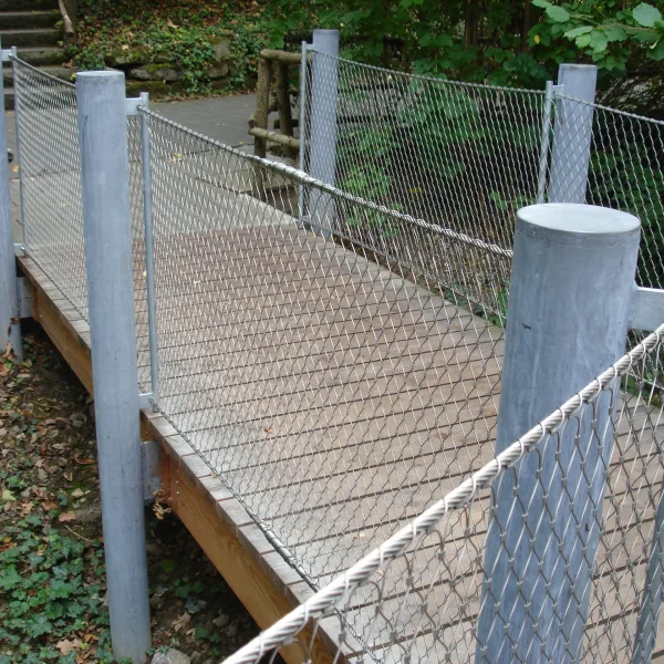 cable-mesh-railing-with-border-ropes-carl-stahl